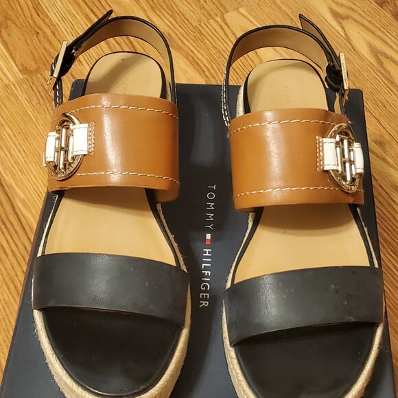 Tommy Hilfiger Platform Sandals, Black, Tan & Gold. - Picture 2 of 3